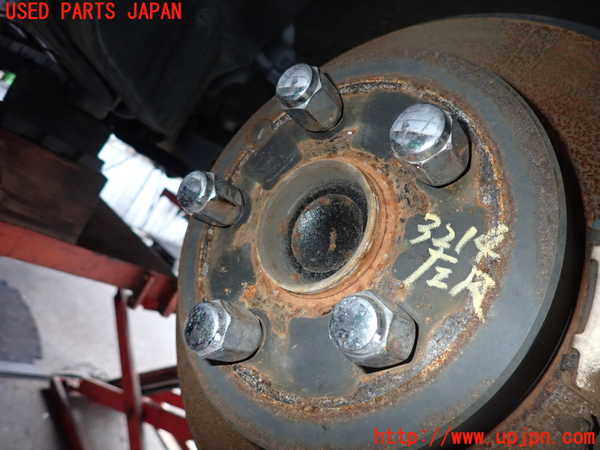 2UPJ-9232144305]ハリアー(ZSU60W)左リアナックルハブ 中古_2