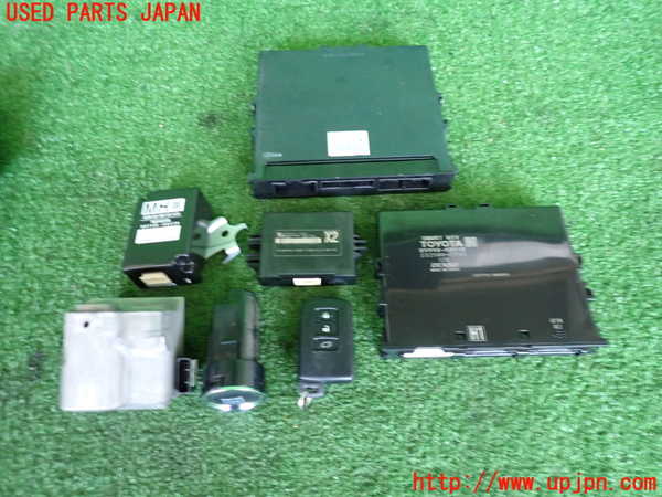 2UPJ-9232146110]ハリアー(ZSU60W)エンジンコンピューター 中古_3