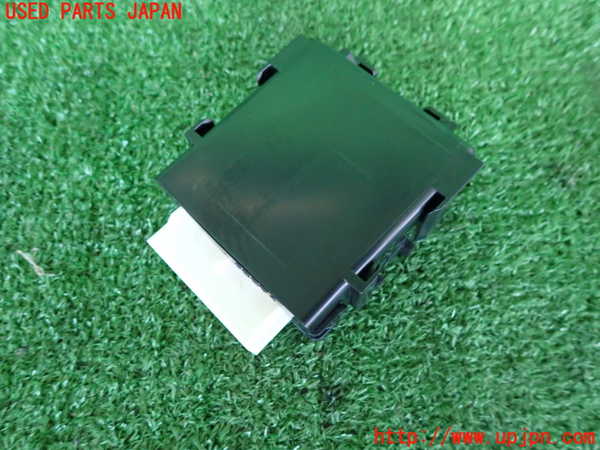 2UPJ-9232146148]ハリアー(ZSU60W)コンピューター3 (ウインドシールドワイパーリレー) 中古_2