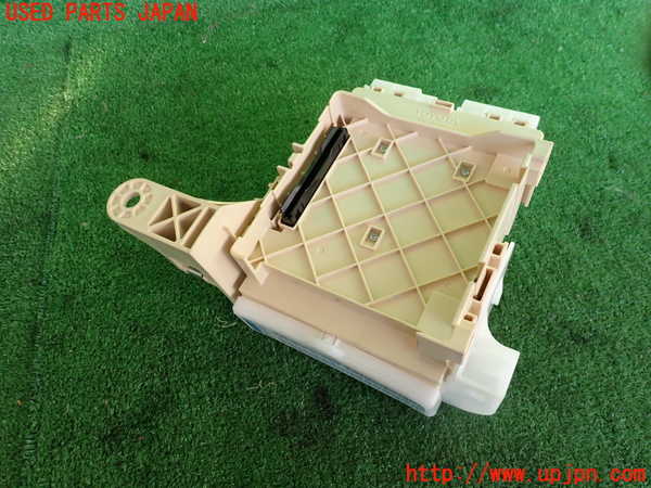 2UPJ-9232146741]ハリアー(ZSU60W)ヒューズボックス1 中古_2