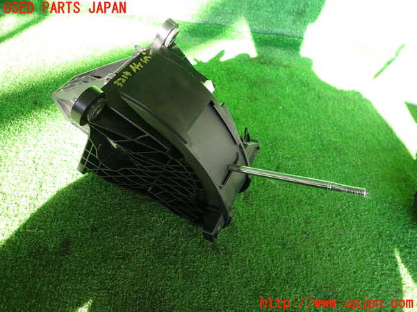 2UPJ-9232147555]ハリアー(ZSU60W)ATシフトレバー 中古_2