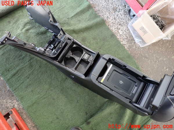 2UPJ-9232147540]ハリアー(ZSU60W)センターコンソール 中古_3