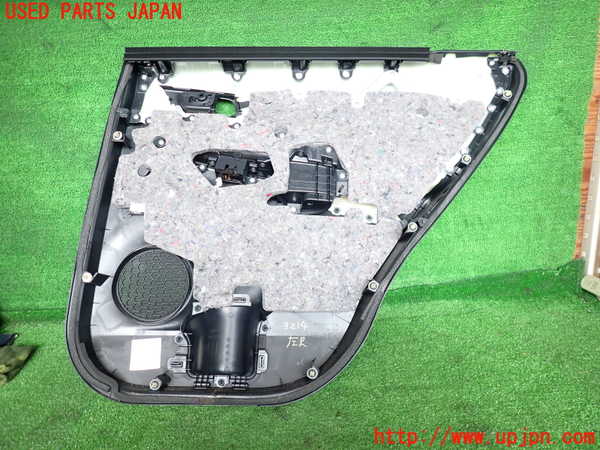 2UPJ-9232141324]ハリアー(ZSU60W)左後ドア内張り 中古_3