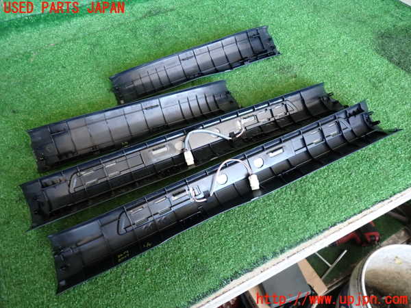 2UPJ-9232147740]ハリアー(ZSU60W)スカッフプレート 中古_2