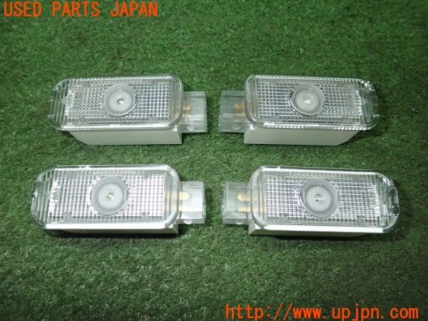 3UPJ=9232150512]アウディ A6(F2DKNF)社外 カーテシランプ 中古_2