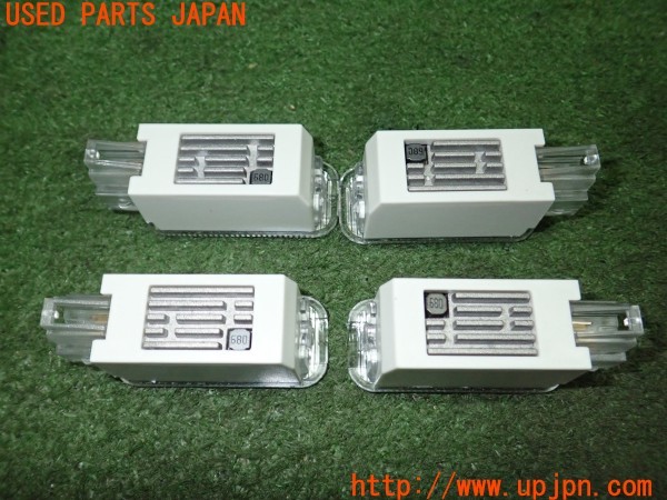 3UPJ=9232150512]アウディ A6(F2DKNF)社外 カーテシランプ 中古_3