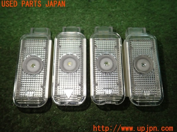 3UPJ=9232150512]アウディ A6(F2DKNF)社外 カーテシランプ 中古_4