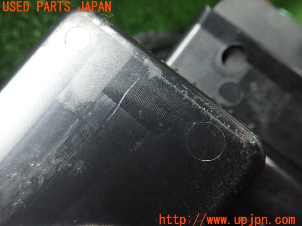 3UPJ=9232150652]アウディ A6(F2DKNF)純正オプション 4K0.864.981.A ワイヤレスチャージング ワイヤレス充電器 センターコンソール側 中古_5