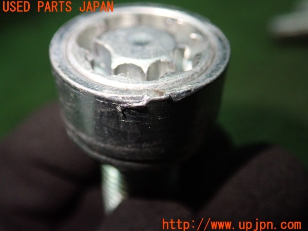 3UPJ=9232150968]アウディ A6(F2DKNF)純正 82A071455 M14×P1.5×27 ホイールロックボルト 中古_4