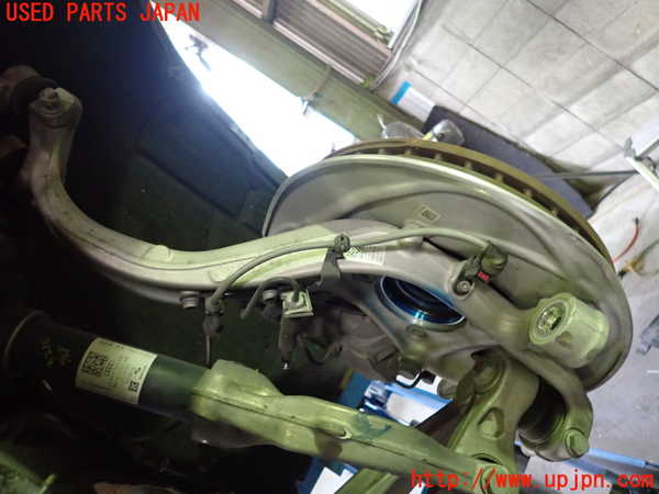 1UPJ-9232154295]アウディ・A6(F2DKNF)左フロントナックルハブ 中古_2