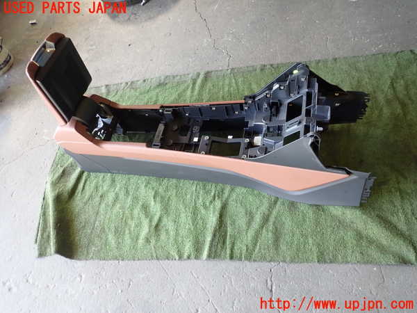 1UPJ-9232157540]アウディ・A6(F2DKNF)センターコンソール 中古_2