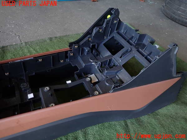 1UPJ-9232157540]アウディ・A6(F2DKNF)センターコンソール 中古_3