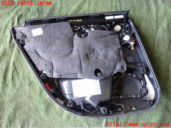 1UPJ-9232151294]アウディ・A6(F2DKNF)右後ドア内張り 中古_3