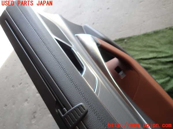 1UPJ-9232151324]アウディ・A6(F2DKNF)左後ドア内張り 中古_2