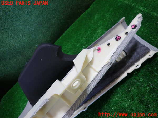 1UPJ-9232157680]アウディ・A6(F2DKNF)左リアピラートリム 中古_4