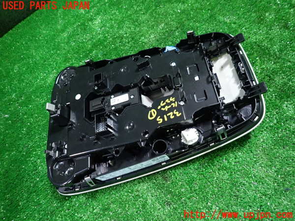 1UPJ-9232156411]アウディ・A6(F2DKNF)ルームランプ1 (１列目) 中古_3