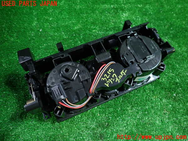1UPJ-9232157810]アウディ・A6(F2DKNF)ドリンクホルダー 中古_4