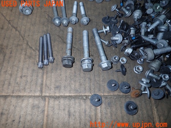 3UPJ=9232160720]BMW 320d ツーリング (3D20 F31)ネジ・ナット・ステー類 セット ジャンク_3