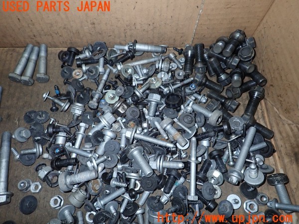 3UPJ=9232160720]BMW 320d ツーリング (3D20 F31)ネジ・ナット・ステー類 セット ジャンク_4