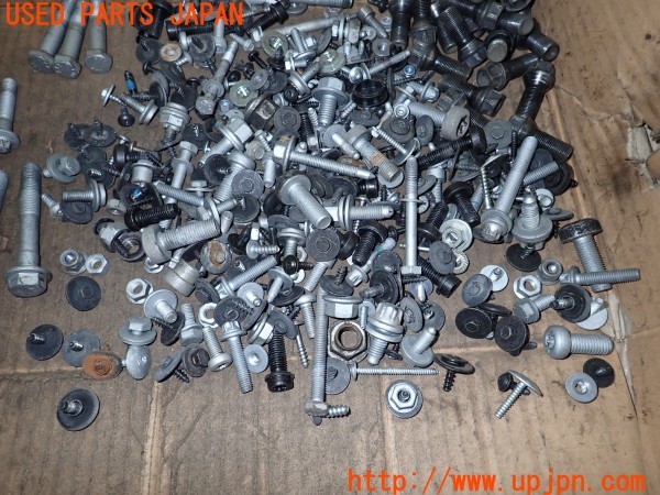 3UPJ=9232160720]BMW 320d ツーリング (3D20 F31)ネジ・ナット・ステー類 セット ジャンク_5