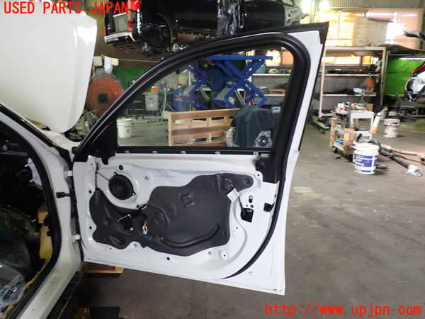 1UPJ-9232161230]BMW 320d ツーリング F31(3D20)右前ドア FUYAO M540 中古_4