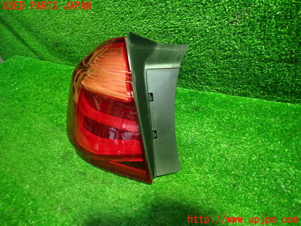 1UPJ-9232161536]BMW 320d ツーリング F31(3D20)左テールランプ 中古_2