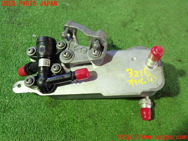1UPJ-9232162481]BMW 320d ツーリング F31(3D20)オイルクーラー1 中古_3
