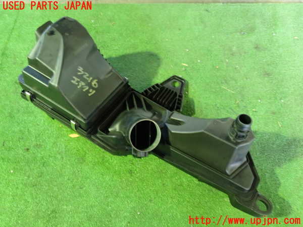 1UPJ-9232162560]BMW 320d ツーリング F31(3D20)エアクリーナーボックス 中古_4