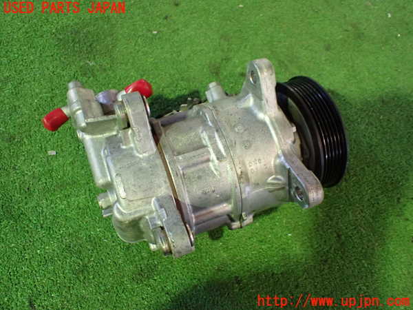 1UPJ-9232166025]BMW 320d ツーリング F31(3D20)エアコンコンプレッサー 中古_4
