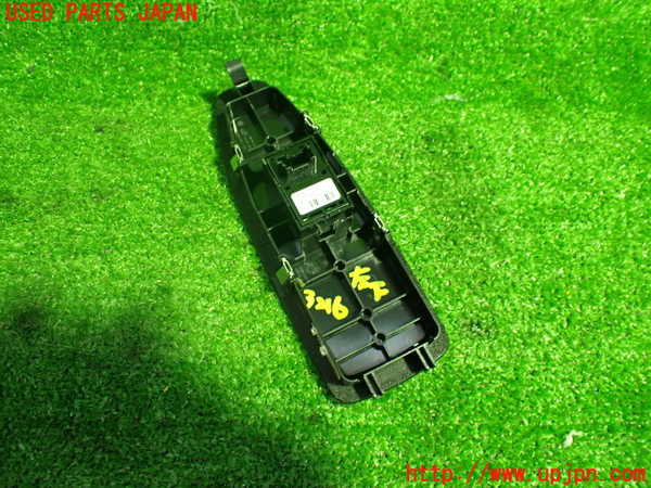 1UPJ-9232166245]BMW 320d ツーリング F31(3D20)左前パワーウィンドウスイッチ 中古_3