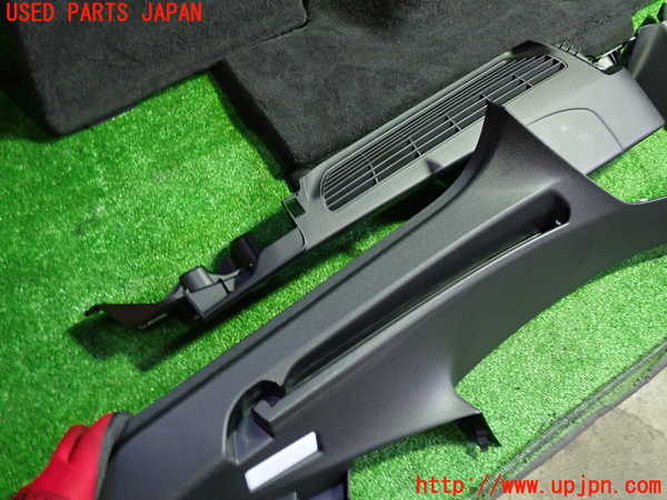 1UPJ-9232167680]BMW 320d ツーリング F31(3D20)左リアピラートリム 中古_2