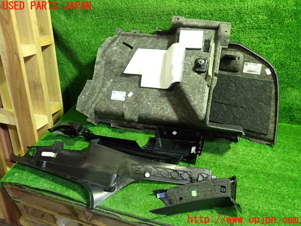 1UPJ-9232167680]BMW 320d ツーリング F31(3D20)左リアピラートリム 中古_3