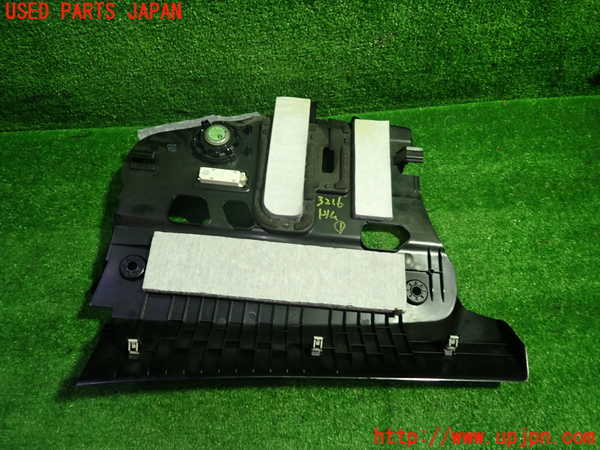 1UPJ-9232167691]BMW 320d ツーリング F31(3D20)内装トリム類1 中古_3