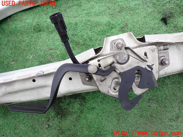 1UPJ-9232171041]マセラティ・グラントゥーリズモ(MGT)コアサポート ジャンク部品取り_5