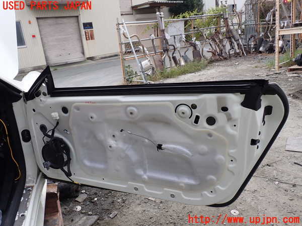 1UPJ-9232171230]マセラティ・グラントゥーリズモ(MGT)右ドア M3250 中古_4