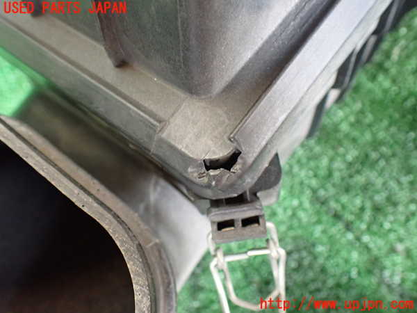 1UPJ-9232172560]マセラティ・グラントゥーリズモ(MGT)エアクリーナーボックス 中古_5