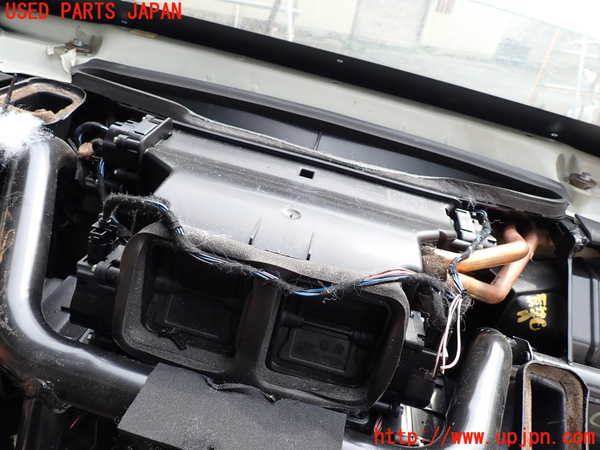 1UPJ-9232176081]マセラティ・グラントゥーリズモ(MGT)エバポレーター1 中古_2