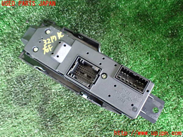 1UPJ-9232176240]マセラティ・グラントゥーリズモ(MGT)右前パワーウィンドウスイッチ 中古_2