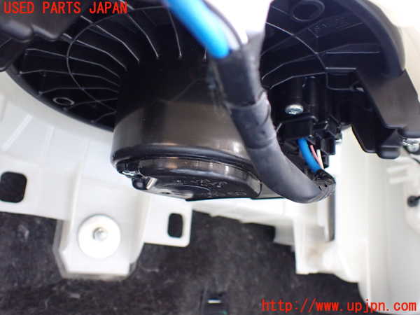 1UPJ-9232186095]ヴェルファイアハイブリッド(ATH20W)ブロアファン(ブロアーファン) 中古_2