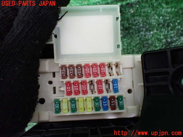 1UPJ-9232186742]ヴェルファイアハイブリッド(ATH20W)ヒューズボックス2 中古_3