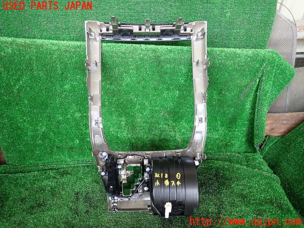 1UPJ-9232187841]ヴェルファイアハイブリッド(ATH20W)小物入れ1 中古_3