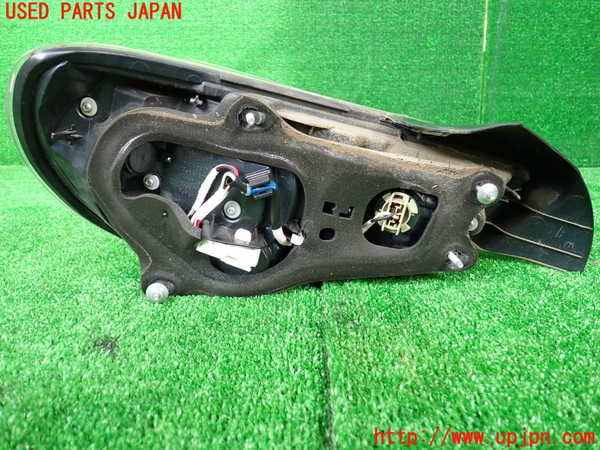 1UPJ-9232191530]８６(BRZ)(ZN6)右テールランプ 中古_2