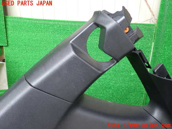 1UPJ-9232197675]８６(BRZ)(ZN6)右リアピラートリム 中古_2