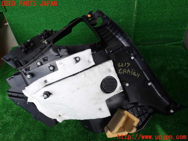 1UPJ-9232197675]８６(BRZ)(ZN6)右リアピラートリム 中古_4