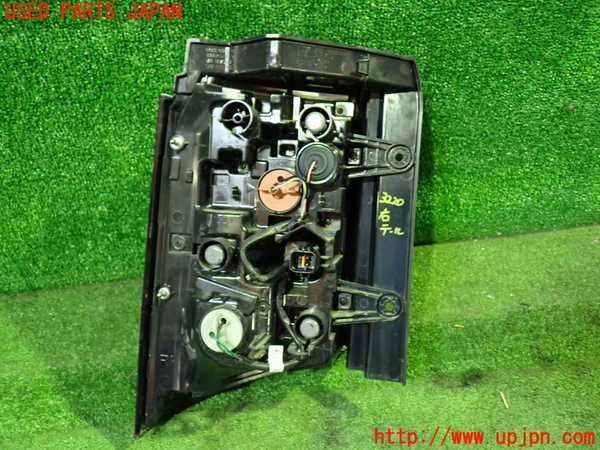 1UPJ-9232201530]デリカD：5(CV1W)右テールランプ 中古_2