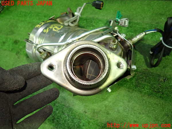 1UPJ-9232202661]デリカD：5(CV1W)触媒1 中古_4