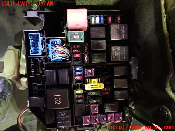 1UPJ-9232206742]デリカD：5(CV1W)ヒューズボックス2 中古_2