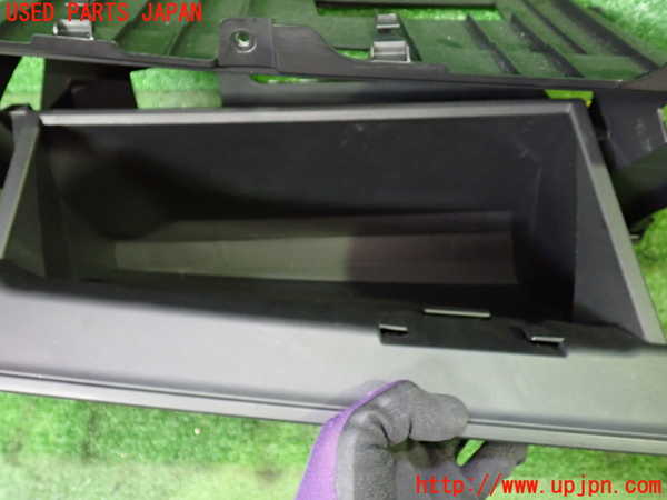 1UPJ-9232207516]デリカD：5(CV1W)グローブボックス1 中古_2