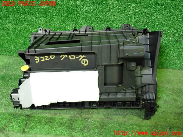 1UPJ-9232207516]デリカD：5(CV1W)グローブボックス1 中古_3