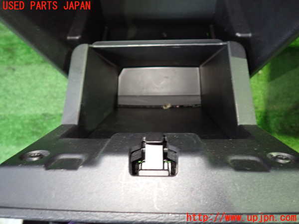 1UPJ-9232207549]デリカD：5(CV1W)コンソール 中古_3